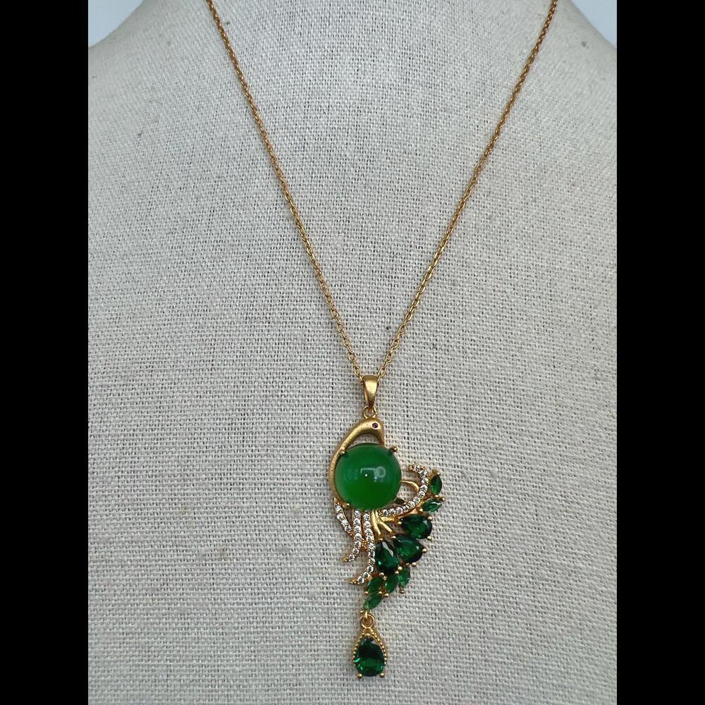 Elegant Green Glass Pendant Necklace with Gold Tone Accents
